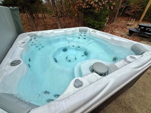 Tina de hidromasaje al aire libre