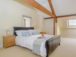 4 quartos, Wi-Fi de cortesia, roupa de cama