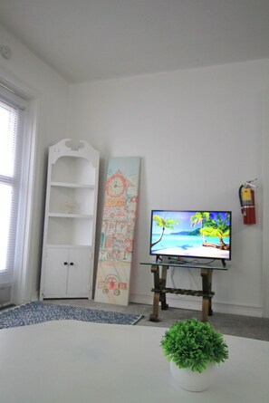 Interior - Beach Retreat Apartment Ground Floor Patio - Location! Location! (St. Pete Beach)