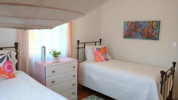 3 bedrooms, desk, iron/ironing board, travel crib