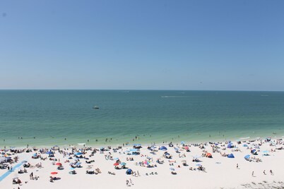 Waterfront Condominium - Apollo #902