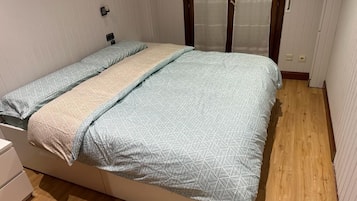 3 dormitorios, escritorio, sistema de insonorización y wifi