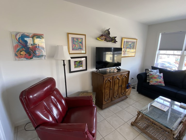 One Mile To The Beach! 2 Br Condo With Deck, A/c, Full Kitchen, Washer, Dryer - Kennebunk, ME