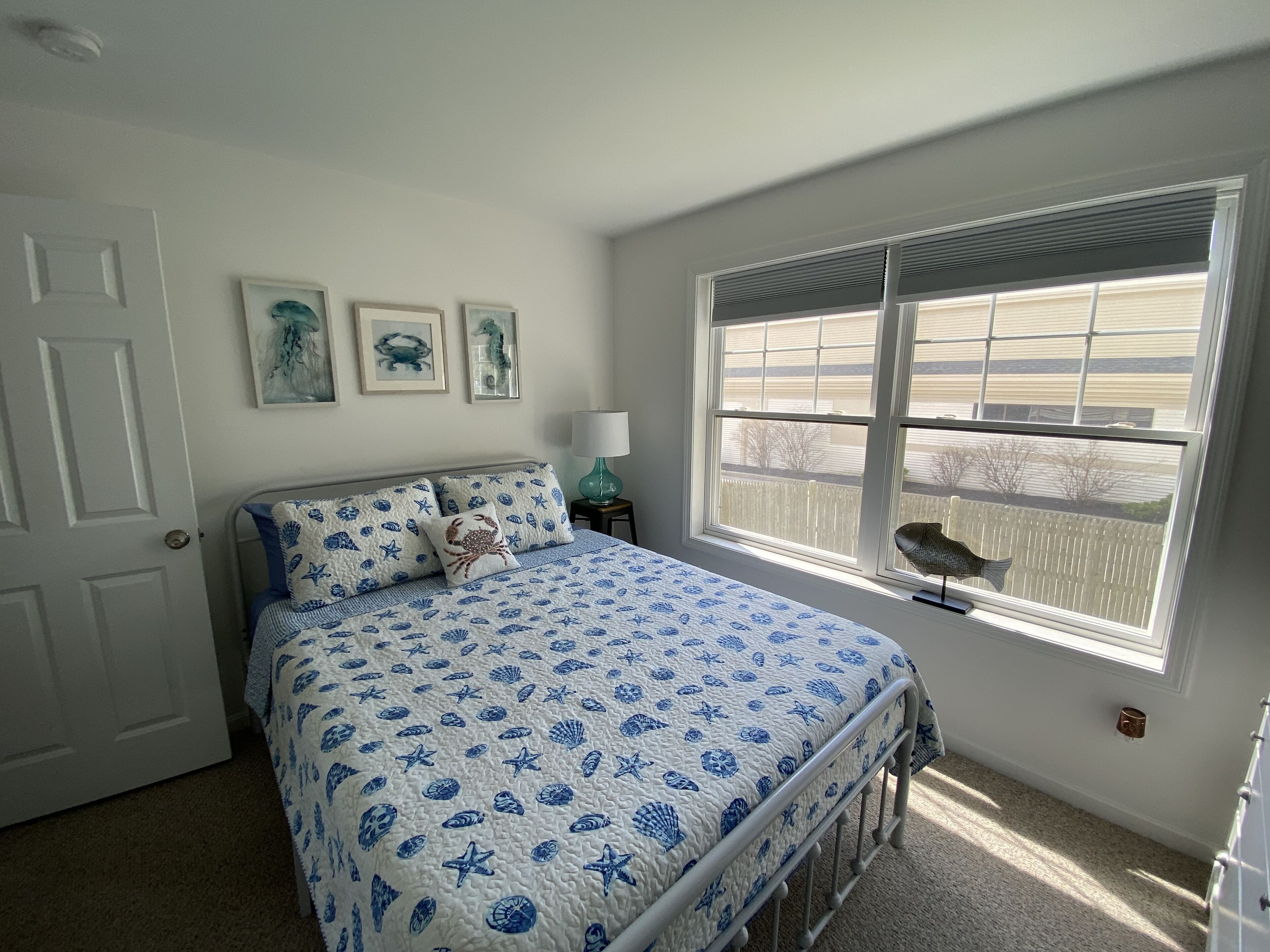 2 bedrooms, desk, iron/ironing board, WiFi