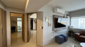 Appartement Deluxe | Bureau, Wi-Fi gratuit, draps fournis