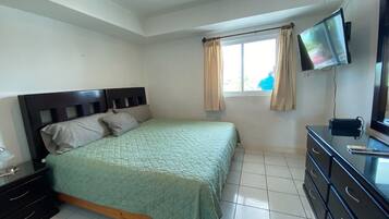 1 quarto, Wi-Fi de cortesia, roupa de cama