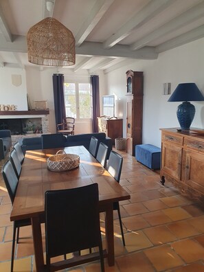 Dining - Large, fully renovated house 90 m from the island's most beautiful beach  (Saint-Clément-des-Baleines)