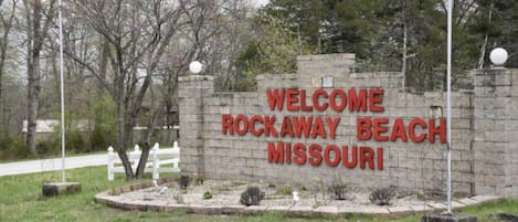 المنطقة المحيطة بالمنشأة