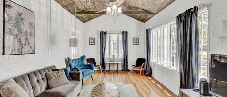 TV connectée, cheminée