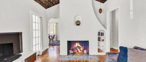 TV connectée, cheminée