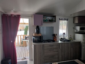 Fridge, microwave, stovetop, coffee/tea maker - Welcome to the Ch'tis (Ruoms)