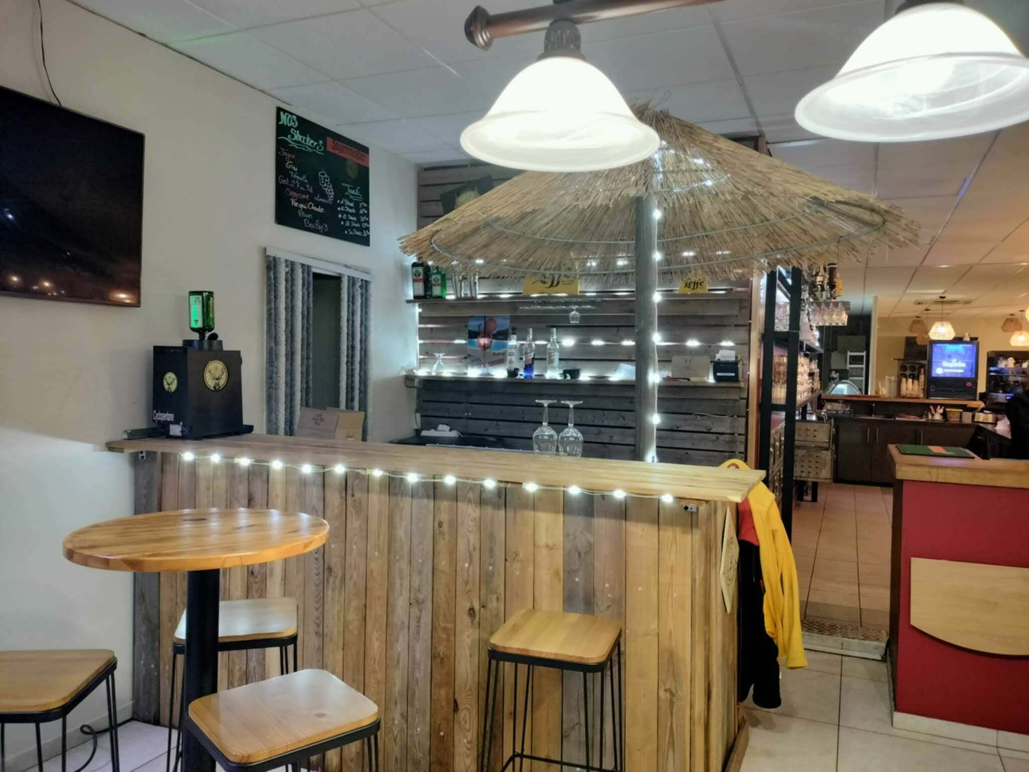 Bar (en el alojamiento)