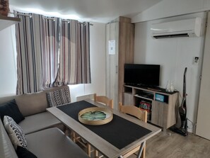 Fernseher, Tischtennisplatte