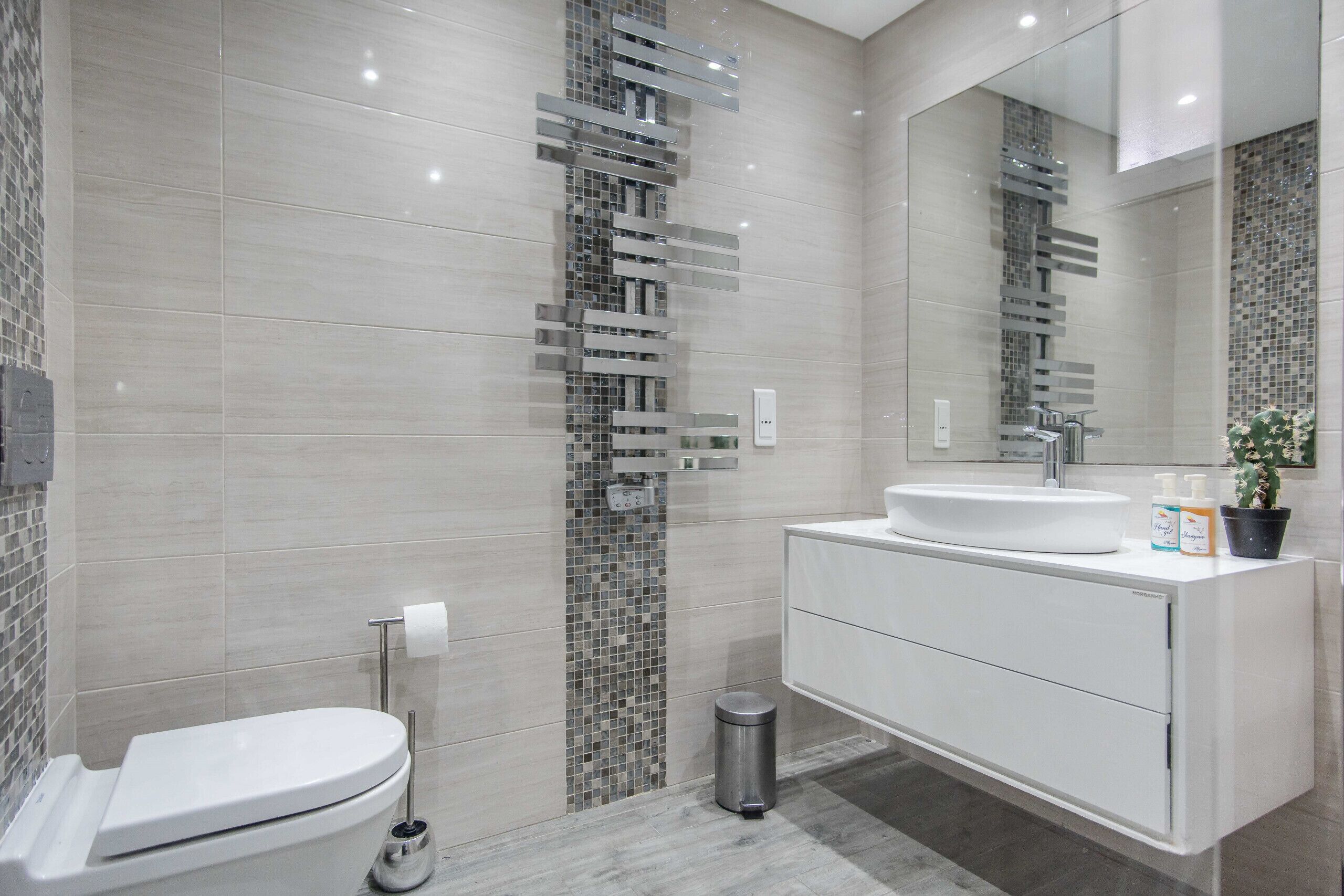 Douche, sèche-cheveux