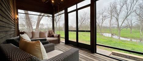 TV connectée, cheminée, chaîne hi-fi, imprimantes