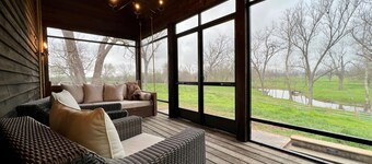 ELLINGER COUNTRY FARMHOUSE 