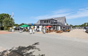 Exterior - Awesome home in Tarm with sauna (Tarm)