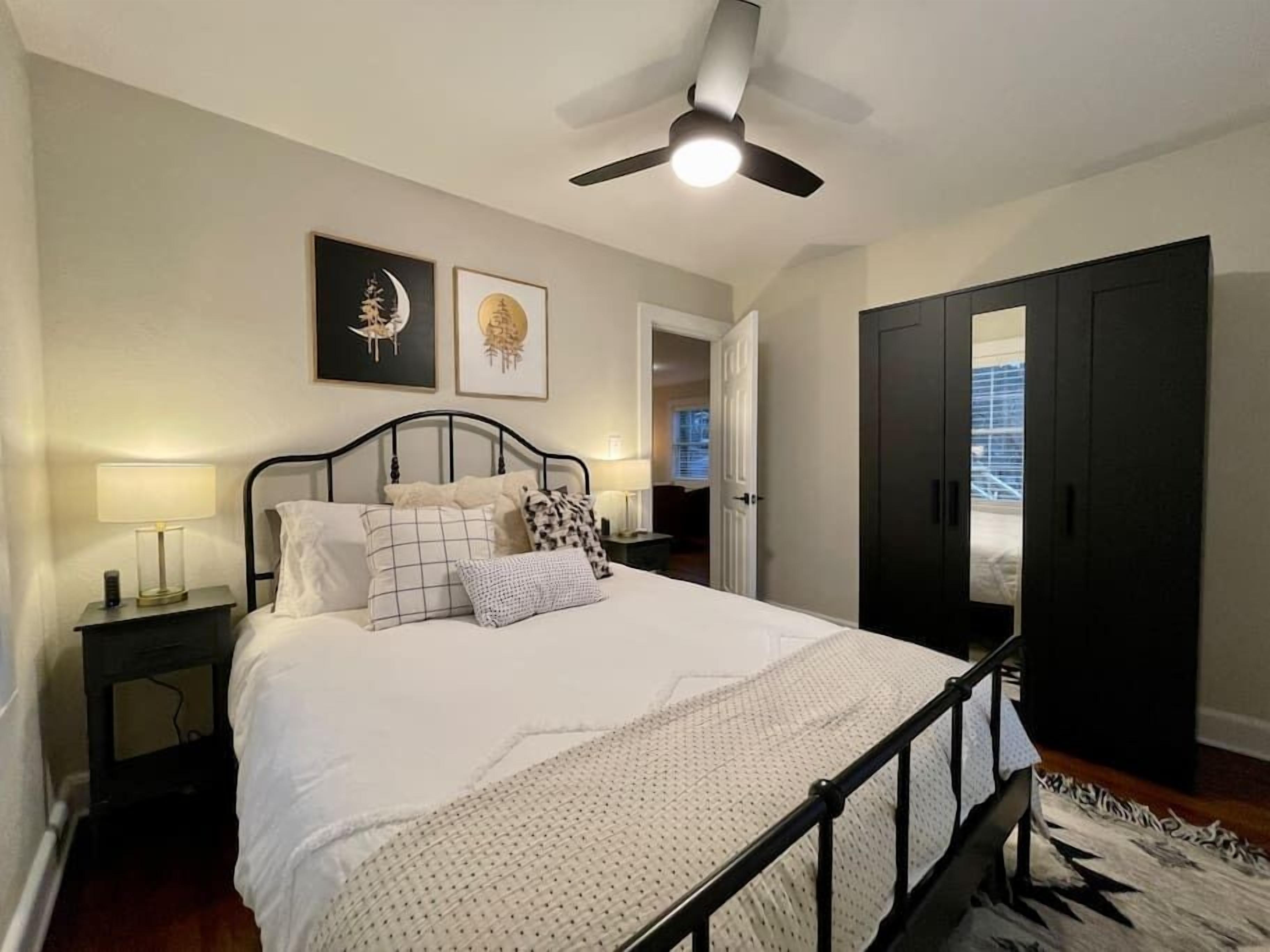 2 chambres, fer et planche à repasser, Wi-Fi gratuit, draps fournis