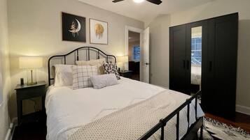 2 chambres, fer et planche à repasser, Wi-Fi gratuit, draps fournis