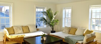 Spacious Warren St. apt in the heart of Hudson