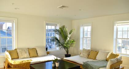 Spacious Warren St. apt in the heart of Hudson