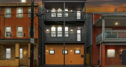 Troy Hill Stunner W/ Skyline Views • 2 Decks • Hot Tub Nights • Firepit Vibes!