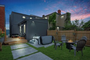 Terrace/patio - NFL Draft + VIP Fan Basecamp + Close to Acrisure + Hot Tub + Firepit + Views (Pittsburgh)