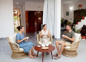 المنشأة من الداخل