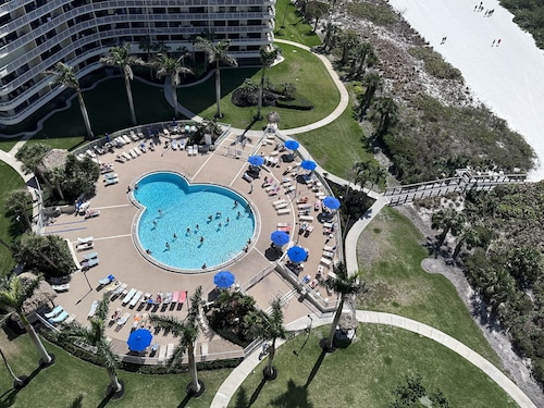 Beachfront 2 Br 2 Ba Condo 18th floor! Beautiful Gulf View! Perfect Location! 
