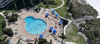 Beachfront 2 Br 2 Ba Condo 18th floor! Beautiful Gulf View! Perfect Location!