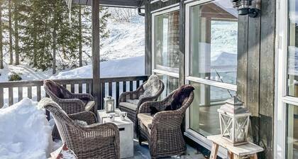 Beautiful home in Noresund with WiFi