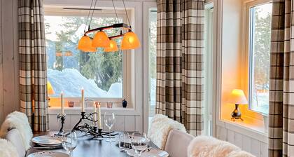 Beautiful home in Noresund with WiFi