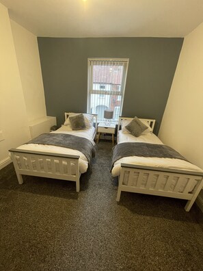 2 habitaciones, wifi gratis y ropa de cama 