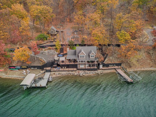Lake House Retreat on Beautiful Canandaigua Lake Sleeps 12