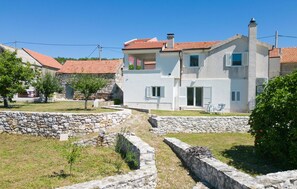 Exterior - Awesome apartment in Podgrade (Podgrade)