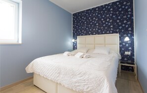 1 bedroom, free WiFi, bed sheets - 1 bedroom amazing apartment in Podgrade (Podgrade)