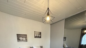 2 soverom, safe på rommet, strykejern/-brett og wi-fi (inkludert)