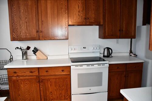 Charming historic apartment 2 blocks from Iron Ore Heritage Trail