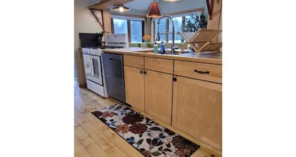 Slippery Jim's Cozy Retreat