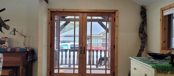 Slippery Jim's Cozy Retreat