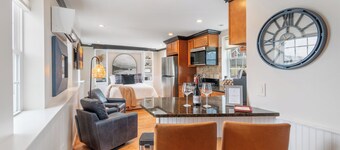 Cozy Loft for 2- Steps from Village of Pittsford