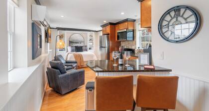 Cozy Loft for 2- Steps from Village of Pittsford