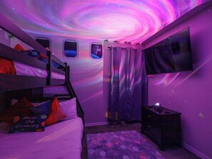 3 bedrooms, desk, iron/ironing board, travel crib