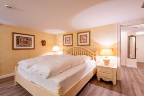 2 Schlafzimmer, Bügeleisen/Bügelbrett, WLAN, Bettwäsche