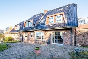 Exterior - Family. Close to the beach. Balcony. - House Lucia (Sylt)