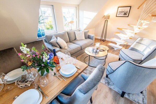 Unclassified image, 1 of 49, button