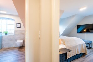 2 chambres, fer et planche à repasser, Wi-Fi, draps fournis