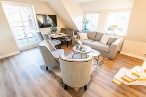 Unclassified image, 5 of 49, button