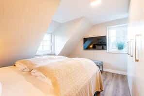 2 bedrooms, iron/ironing board, WiFi, bed sheets - House Lucia, Whg. 03 - House Lucia (Sylt)