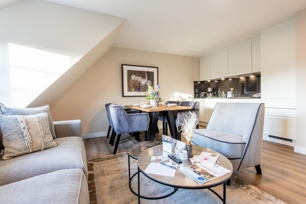 TV - Family. Close to the beach. Central. - House Lucia (Sylt)